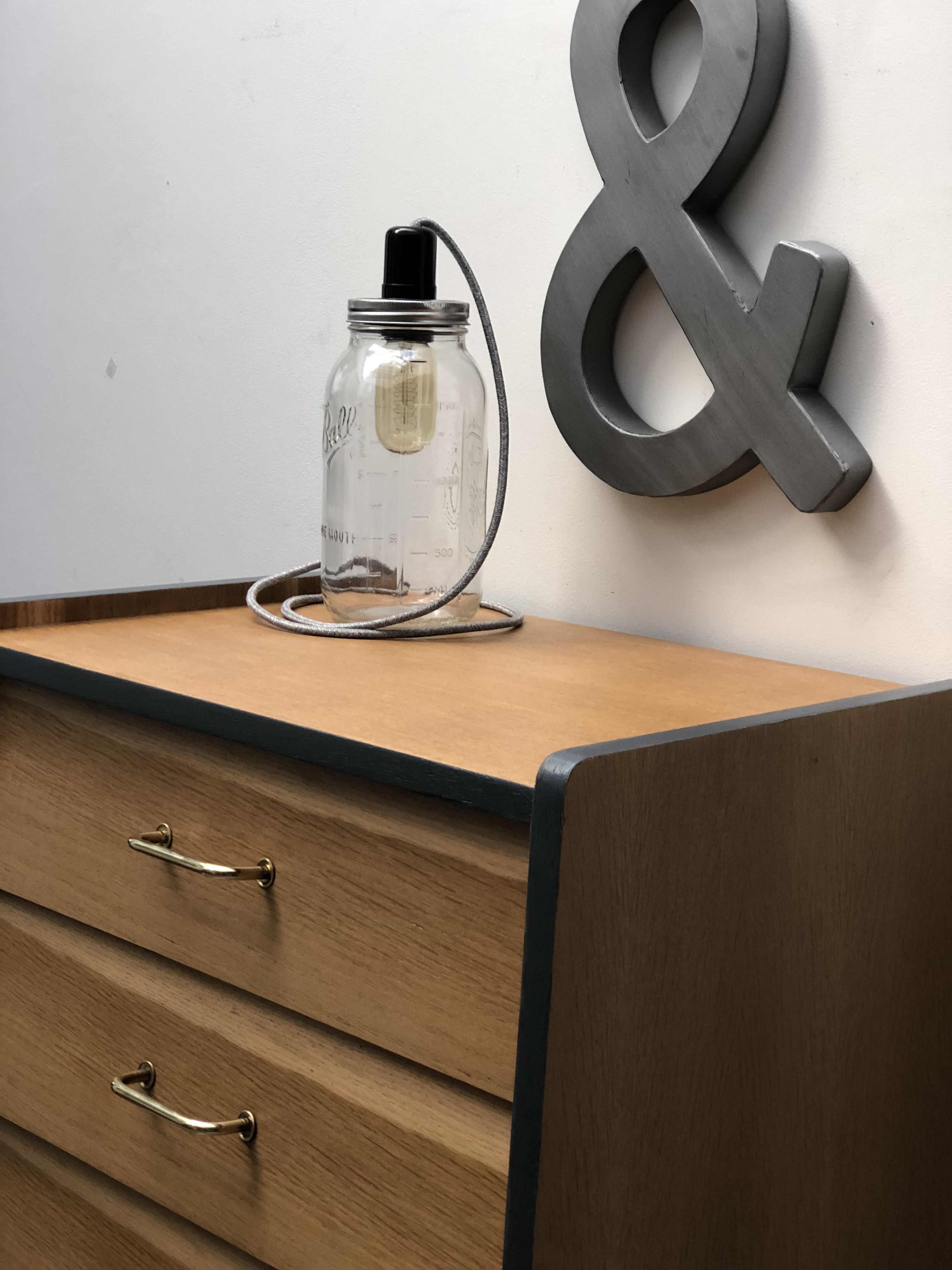 chiffonnier gris foncé