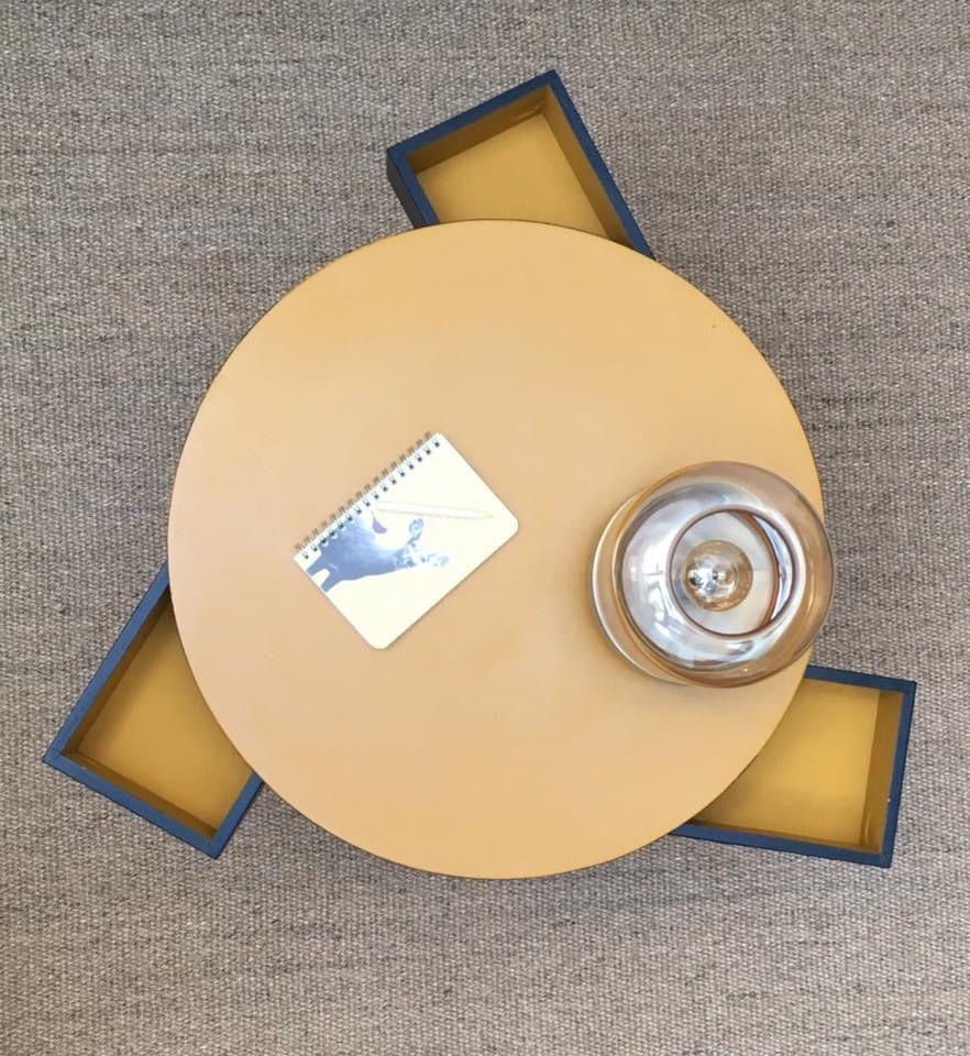 travailleuse India yellow