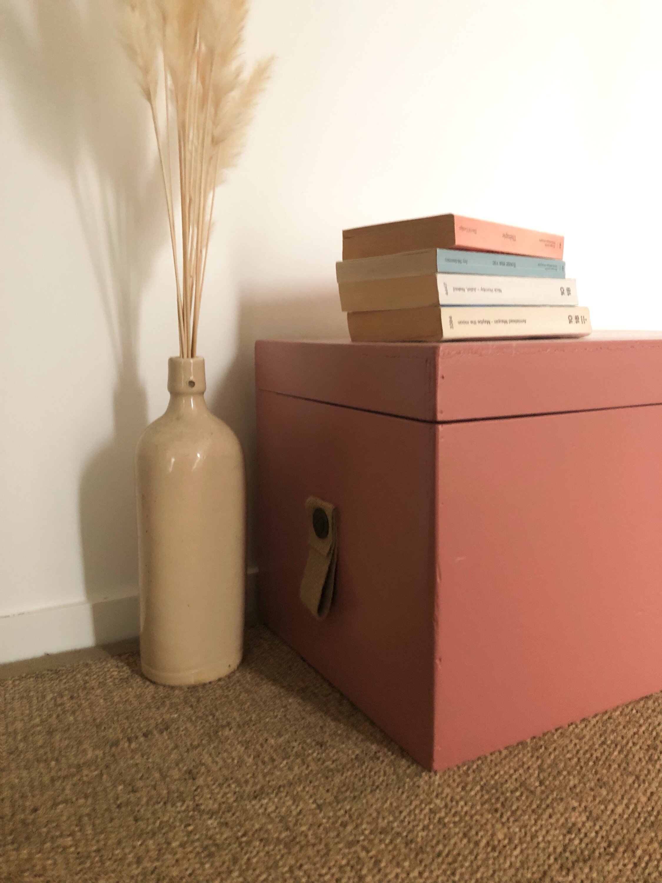 Coffre rose poignées toile de jute