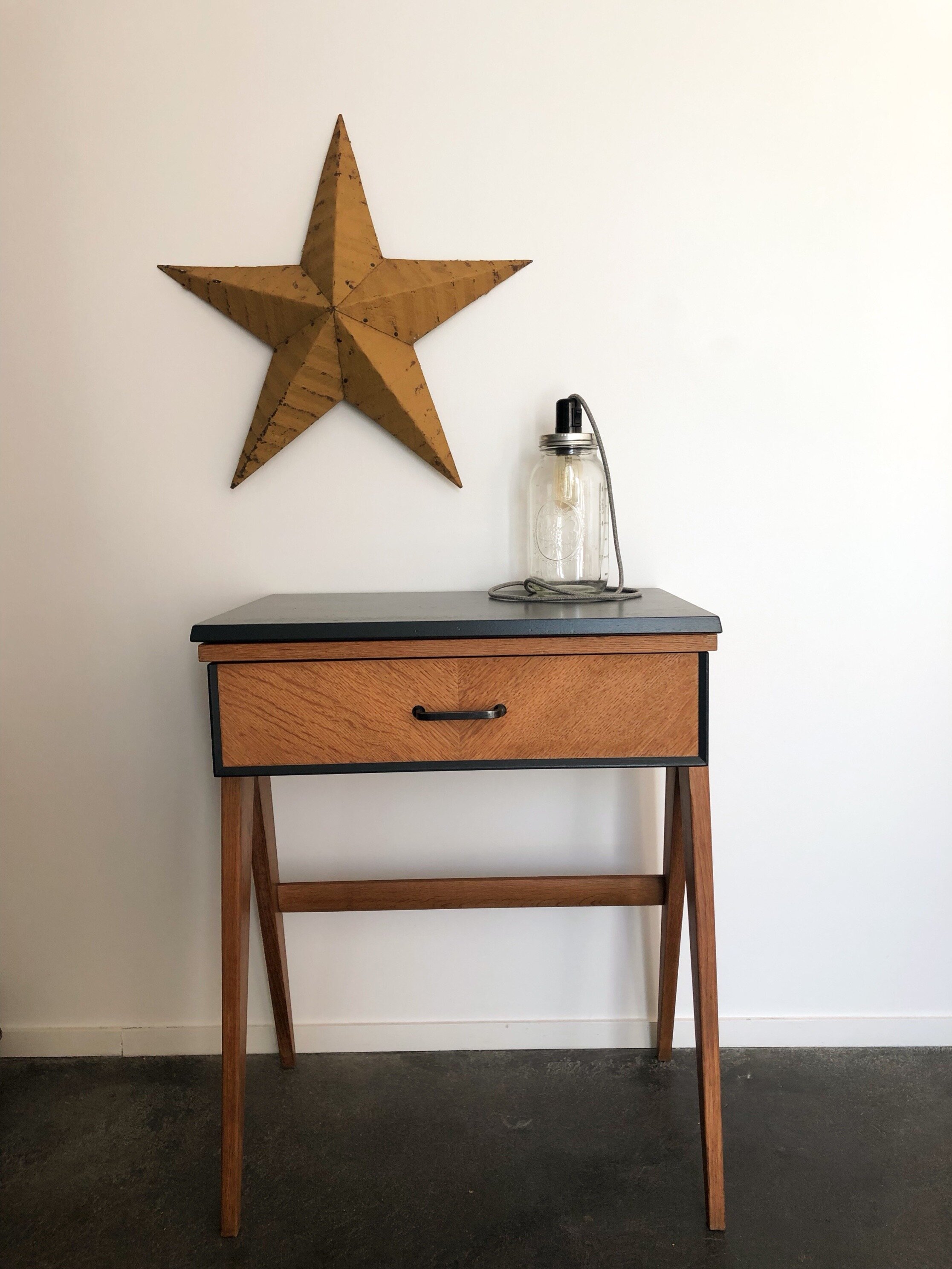 Bureau Singer 7