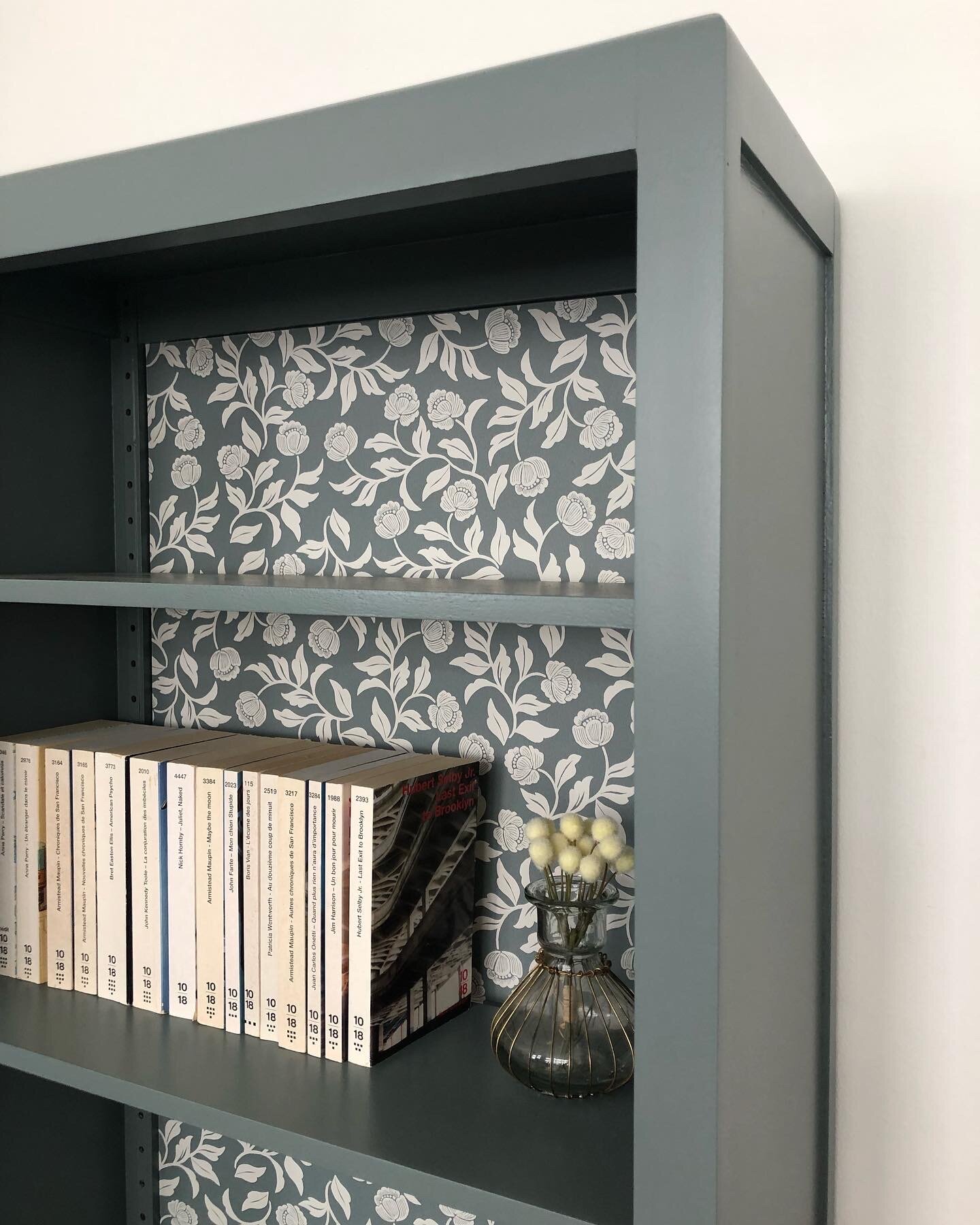 Bibliothèque eucalyptus papier peint 1