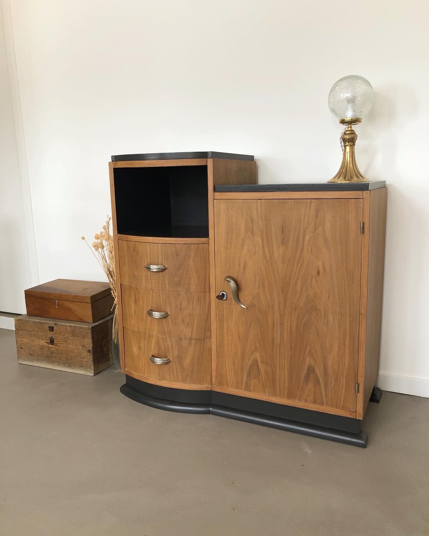 buffet art déco asymétrique noyer et black 1