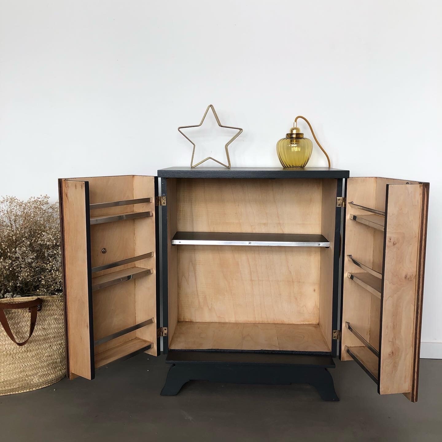 Meuble bar moustache FB47