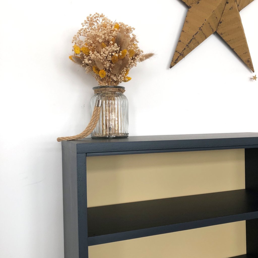 bibliothèque vitrine black et jaune 1