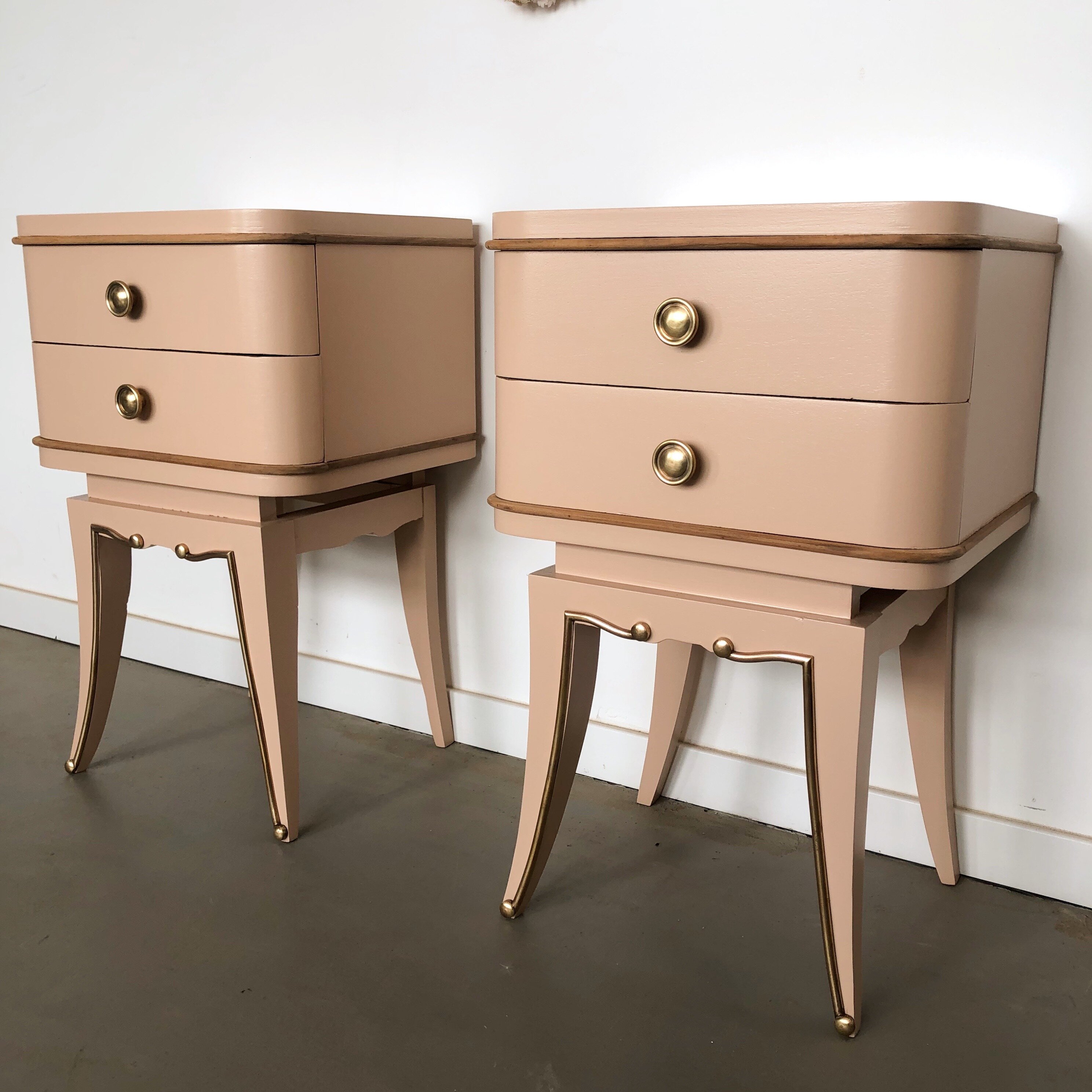 Paire de chevet la couleur du parfum 1