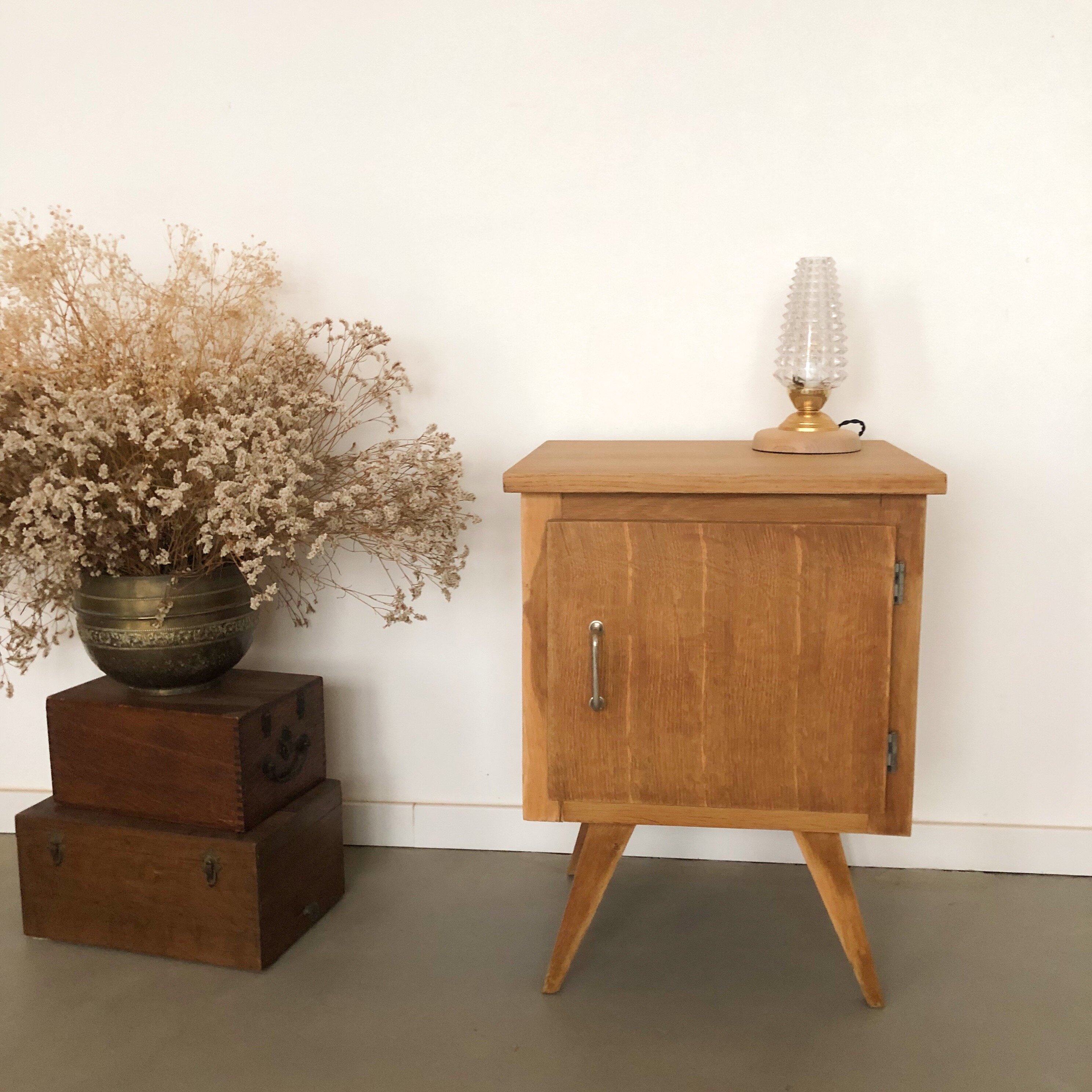 Petit chevet tout chêne 1