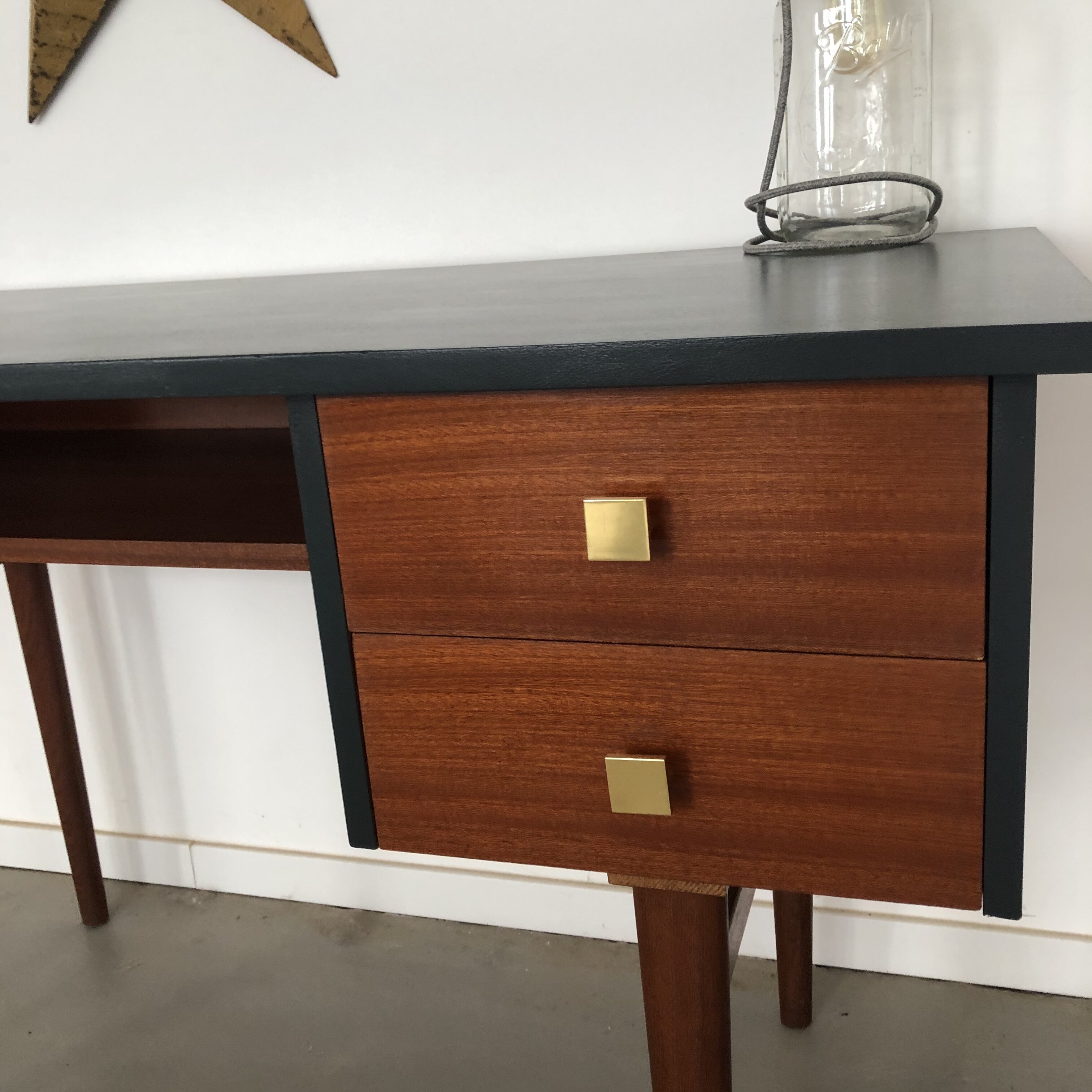 bureau années 70 black blue et Sapelli