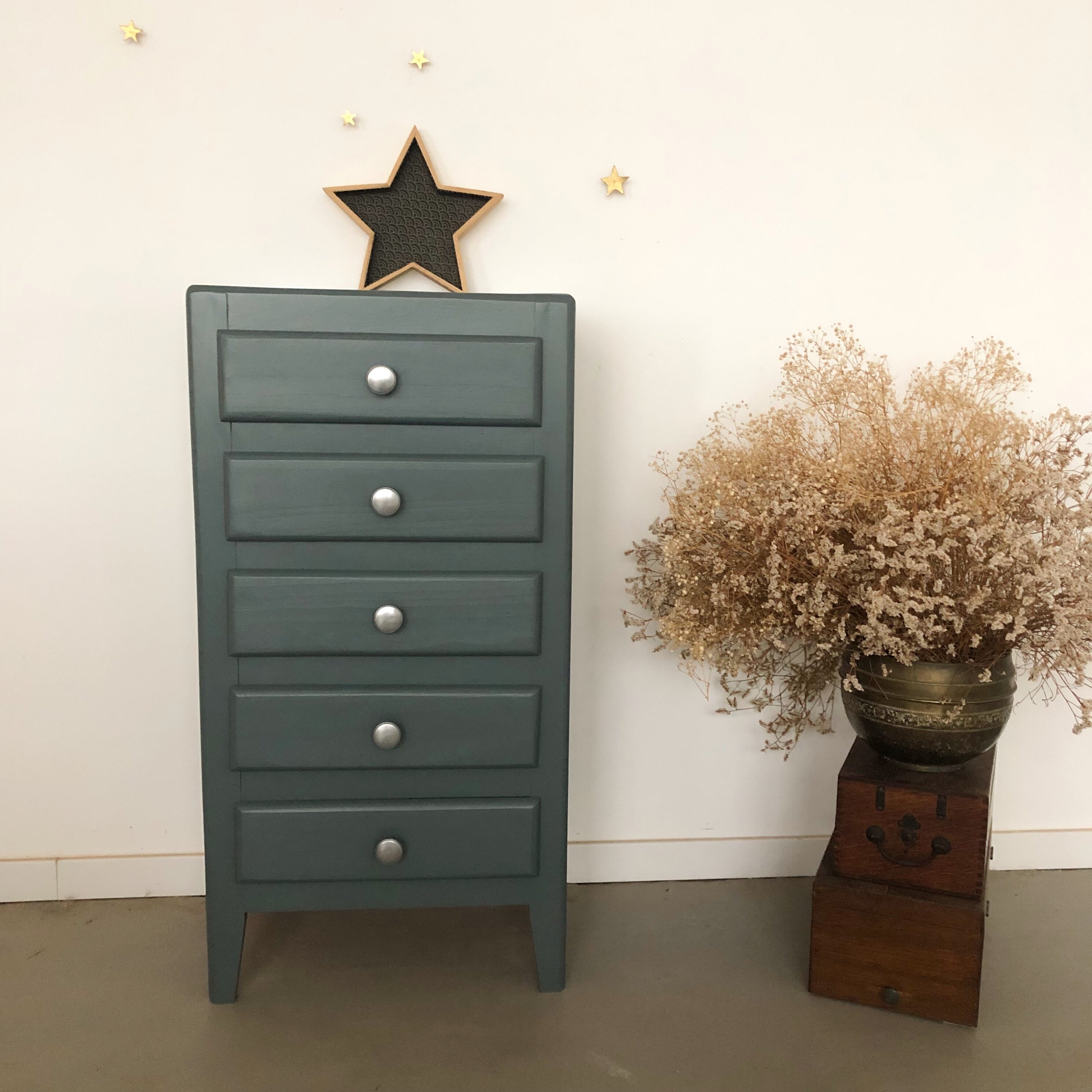 Chiffonnier down pipe 2