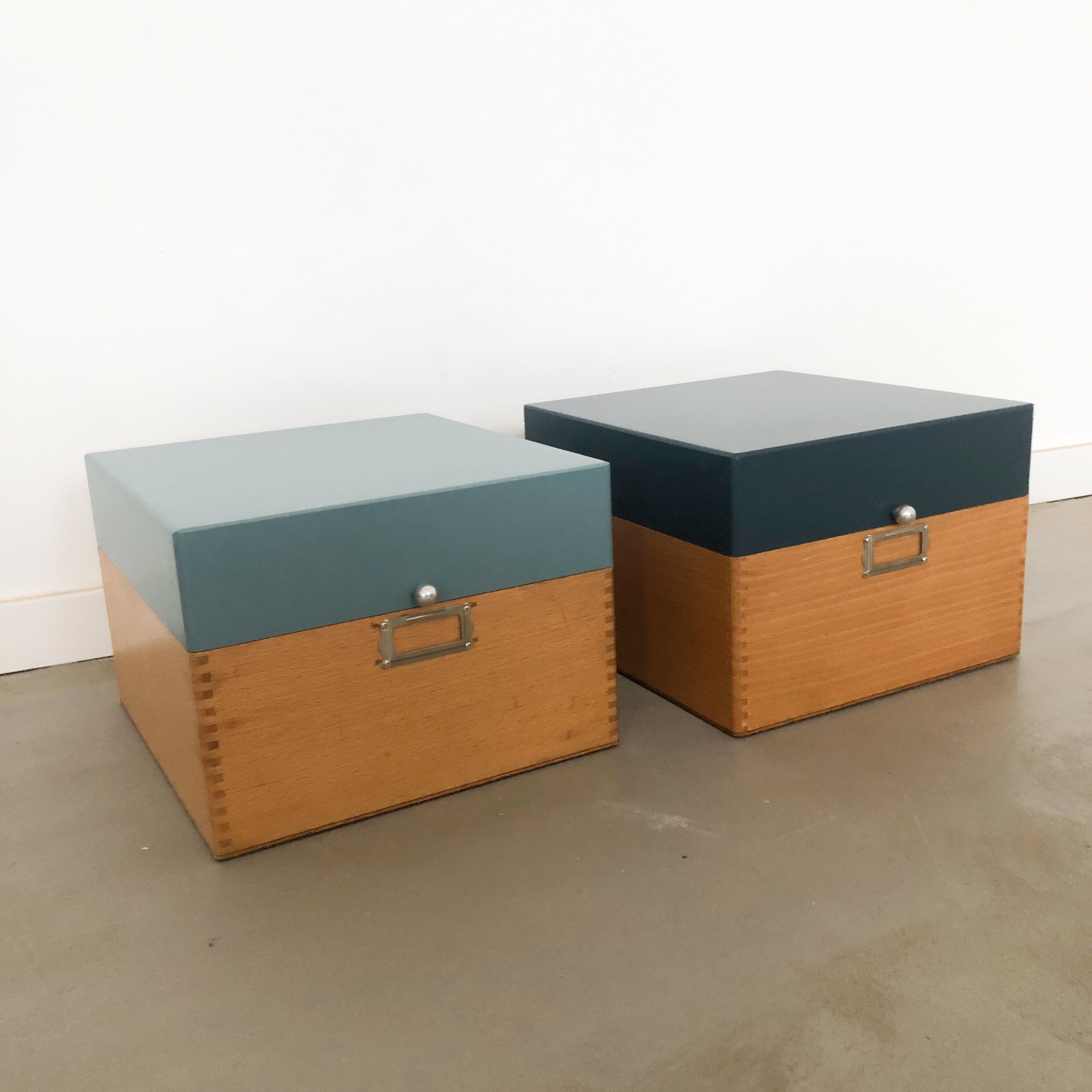 Boites à fiches, thé fumé et encre noire