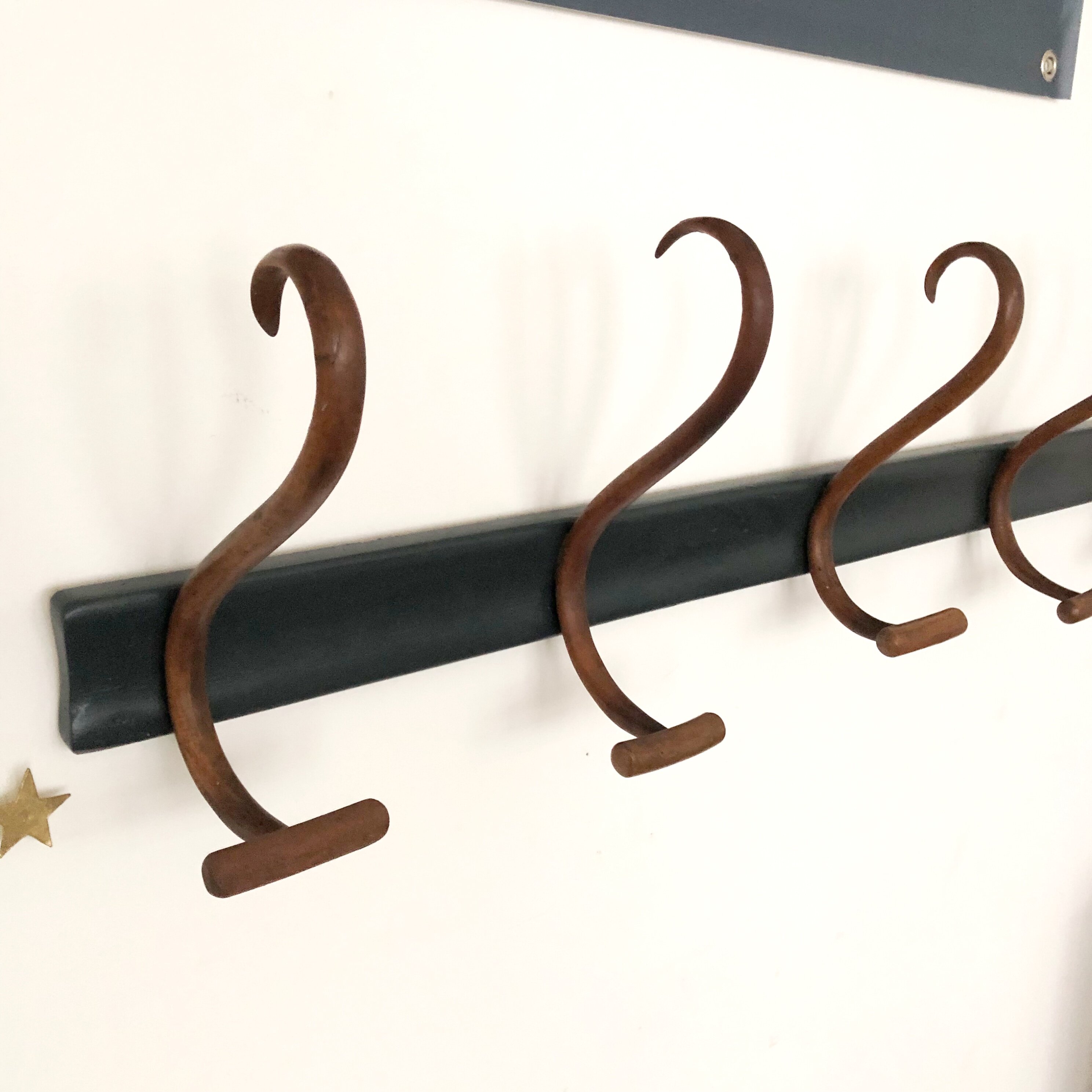 Porte manteaux, bois et black blue 3