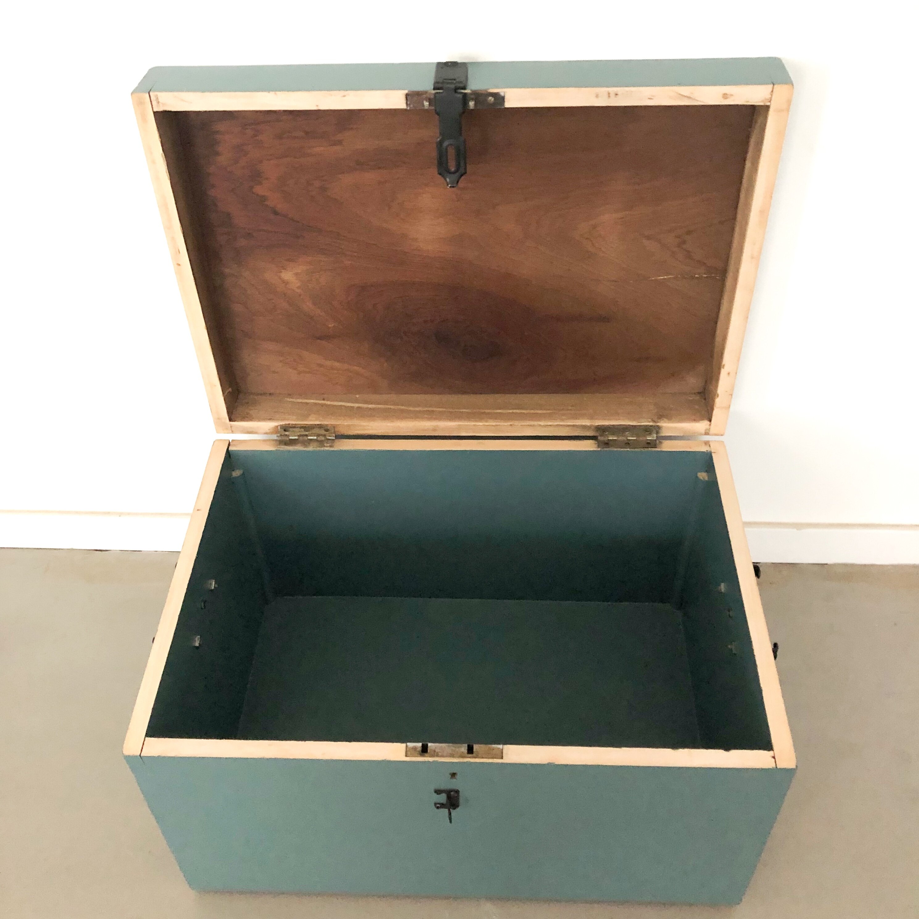 Coffre Inchyra blue à rayure 1