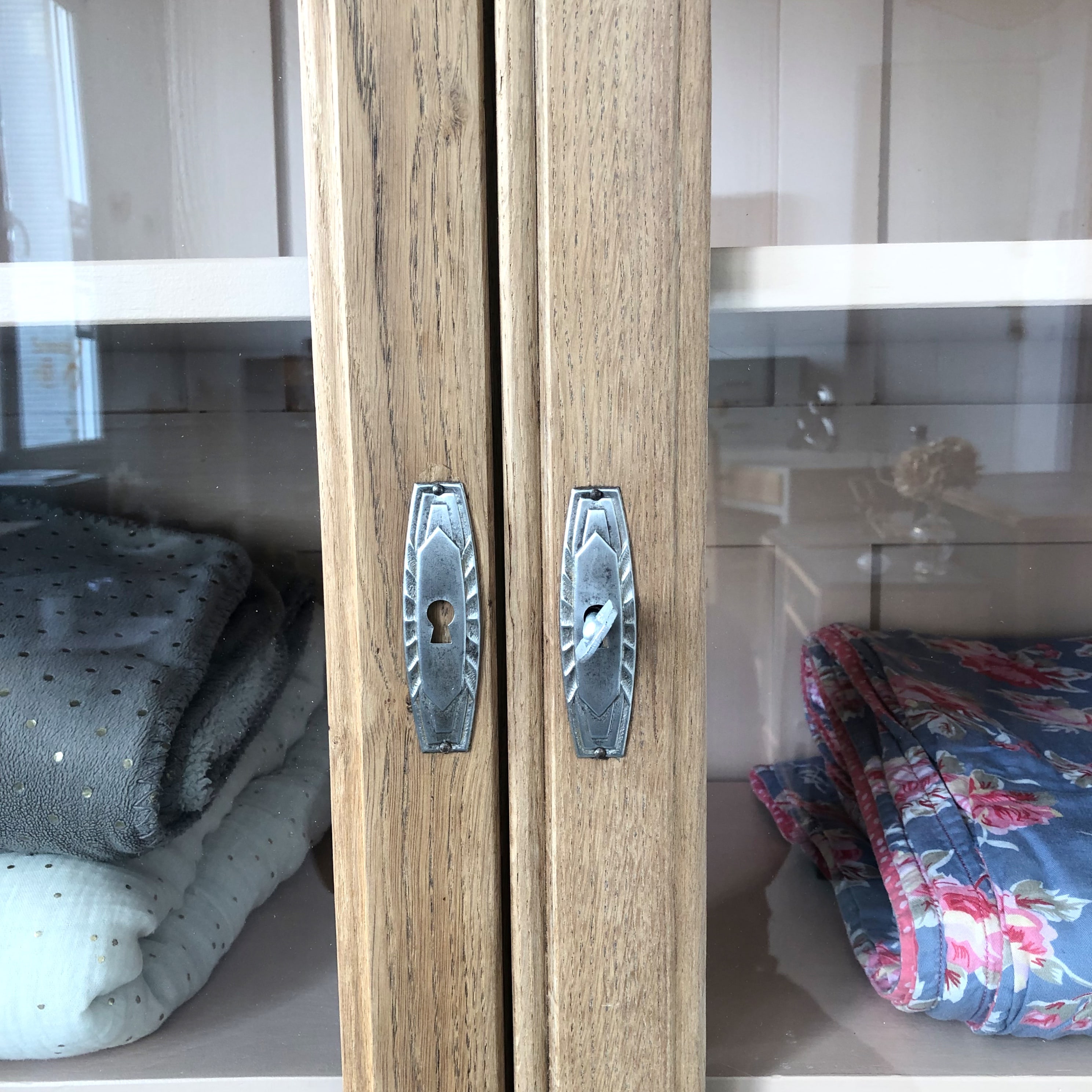 Armoire vitrée, la couleur du parfum 4