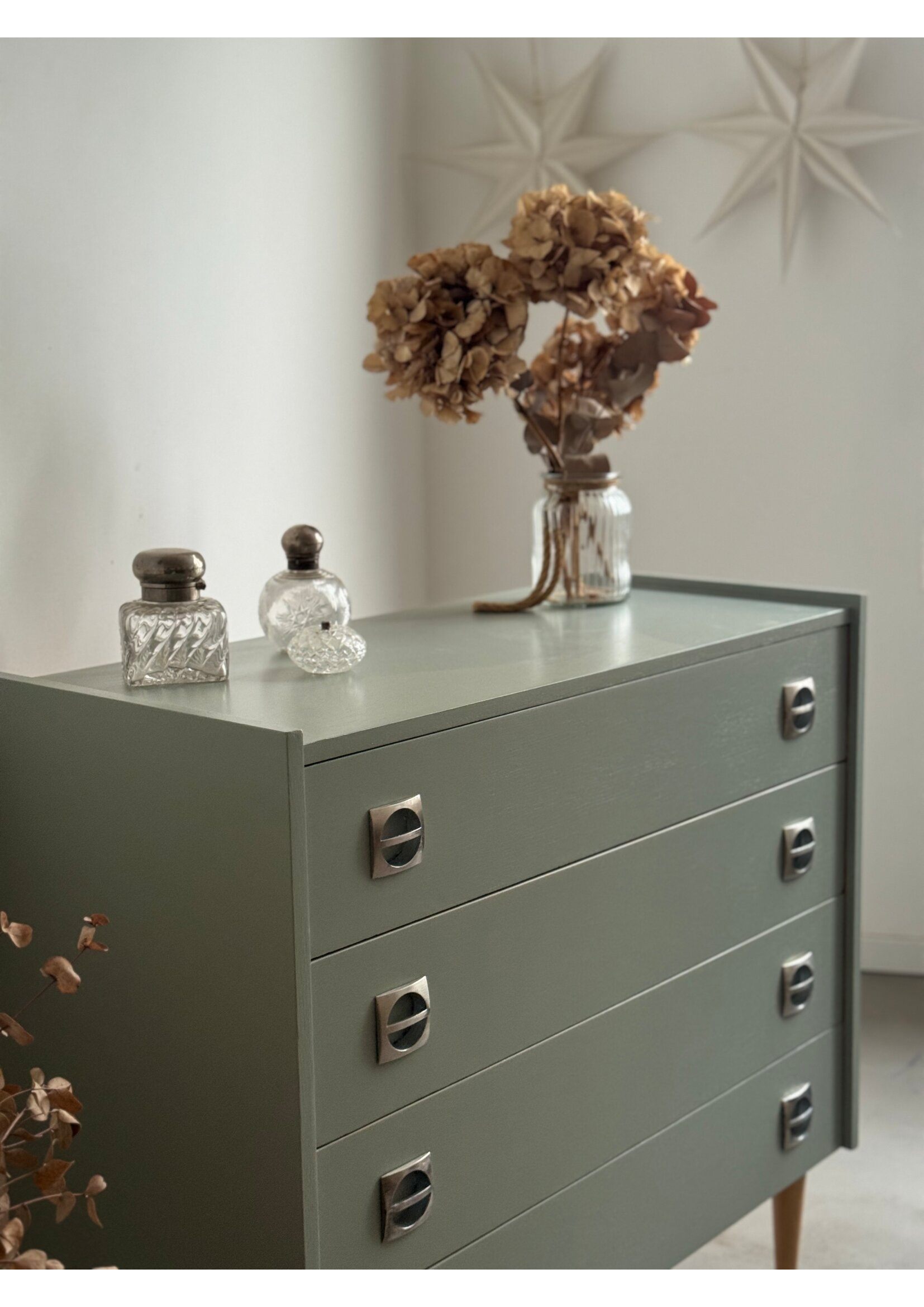 Commode rétro pigeon 5