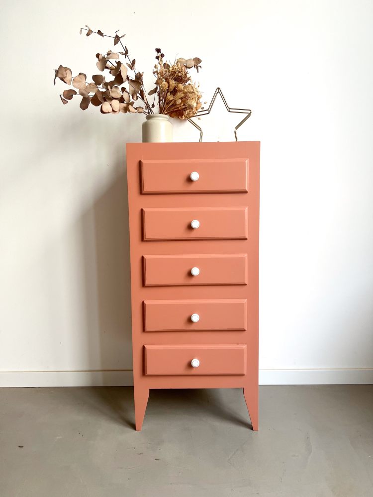 Chiffonnier étroit 5 tiroirs joue à bisous 1