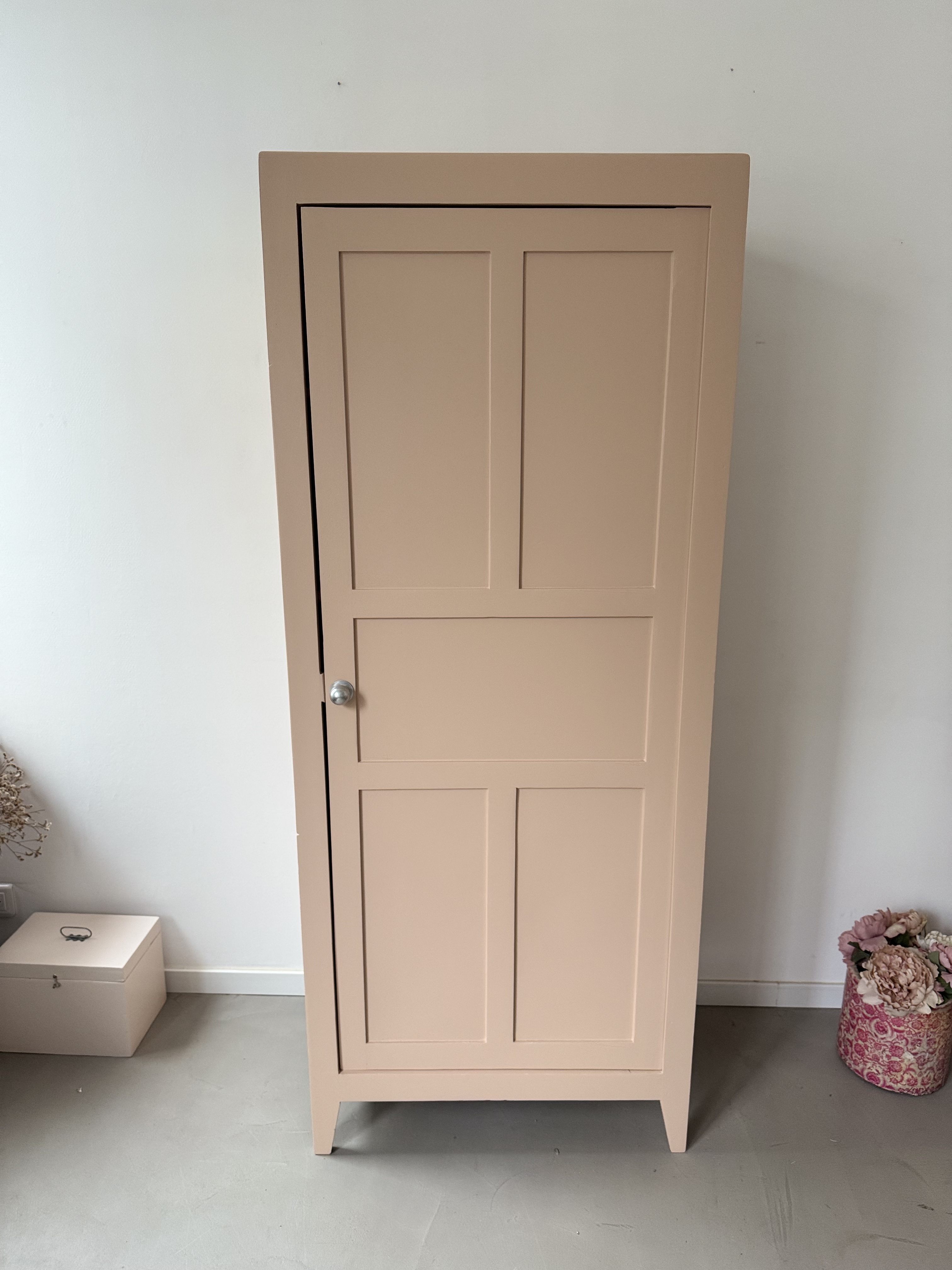 Armoire penderie la couleur du parfum 5