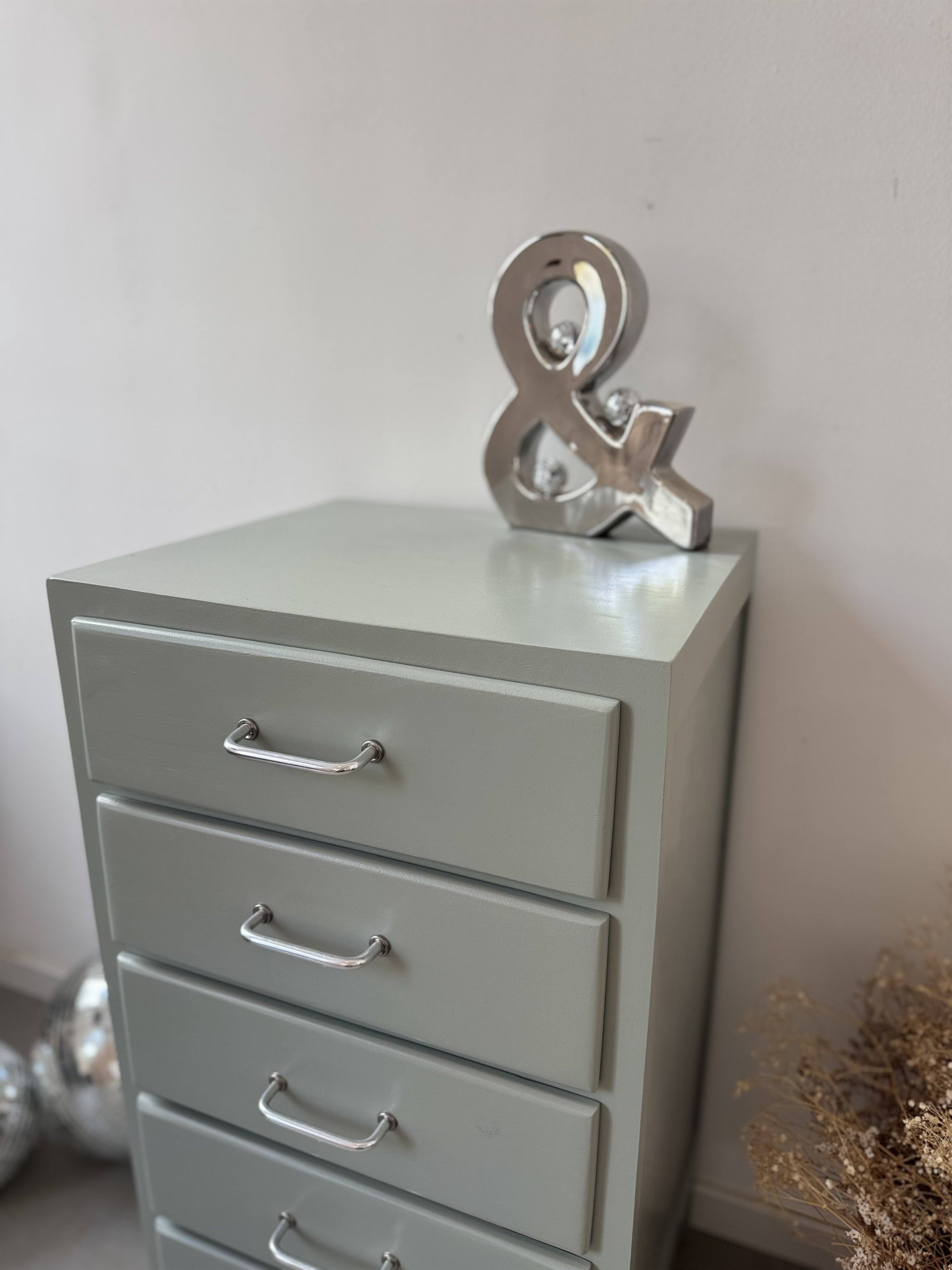 Chiffonnier Pigeon, fonds de tiroirs tapissées 2