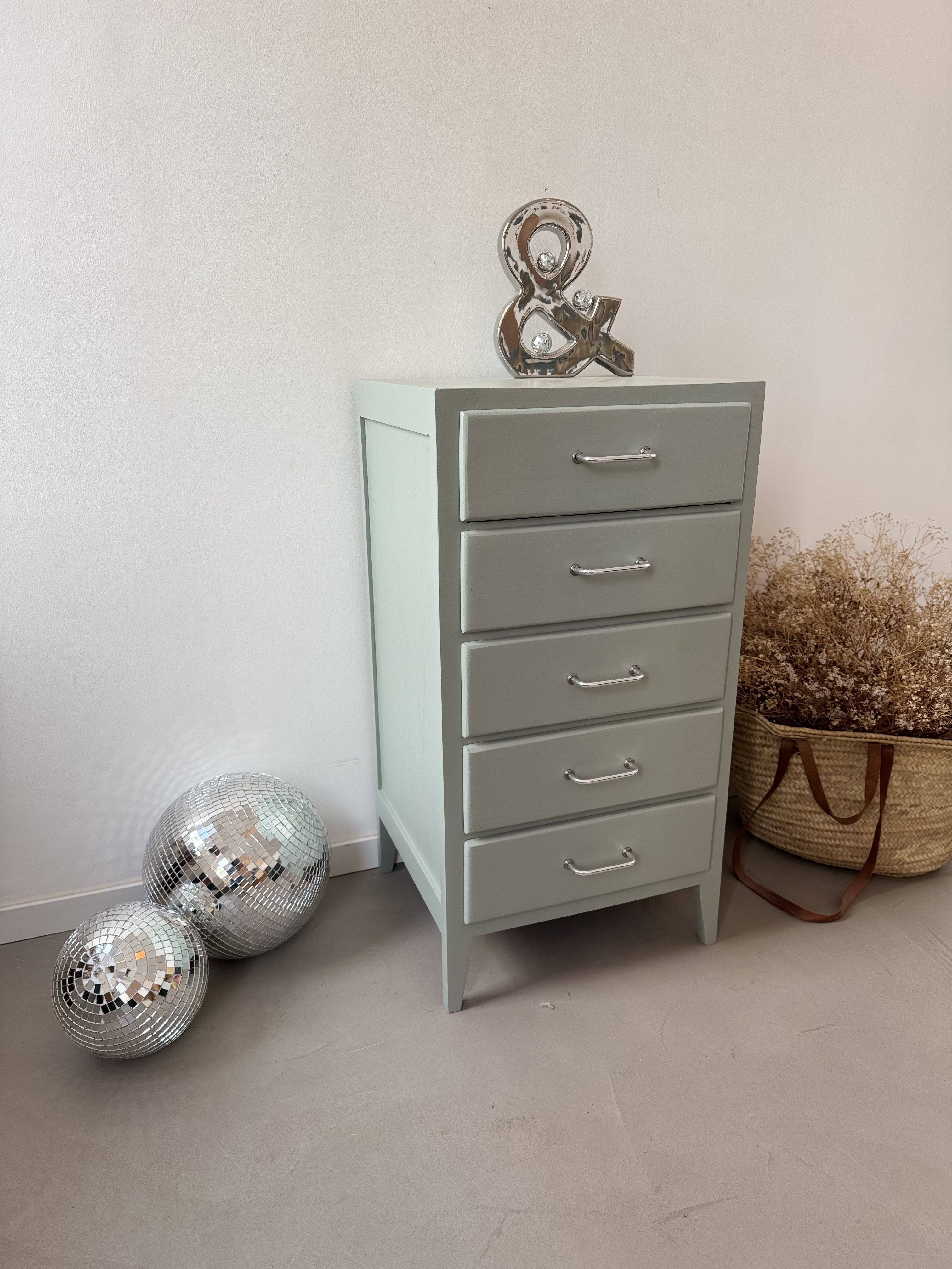 Chiffonnier Pigeon, fonds de tiroirs tapissées 1