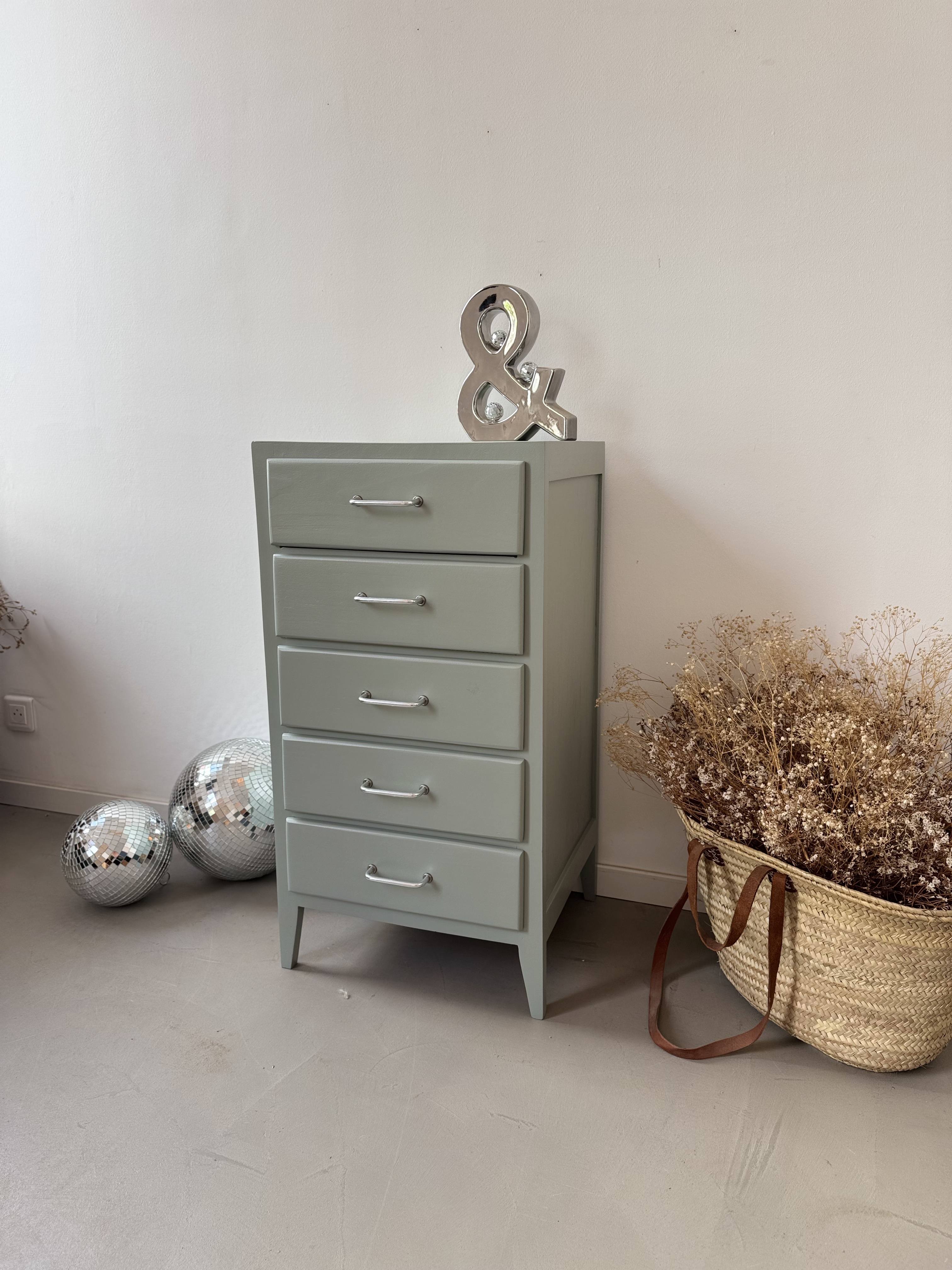 Chiffonnier Pigeon, fonds de tiroirs tapissées