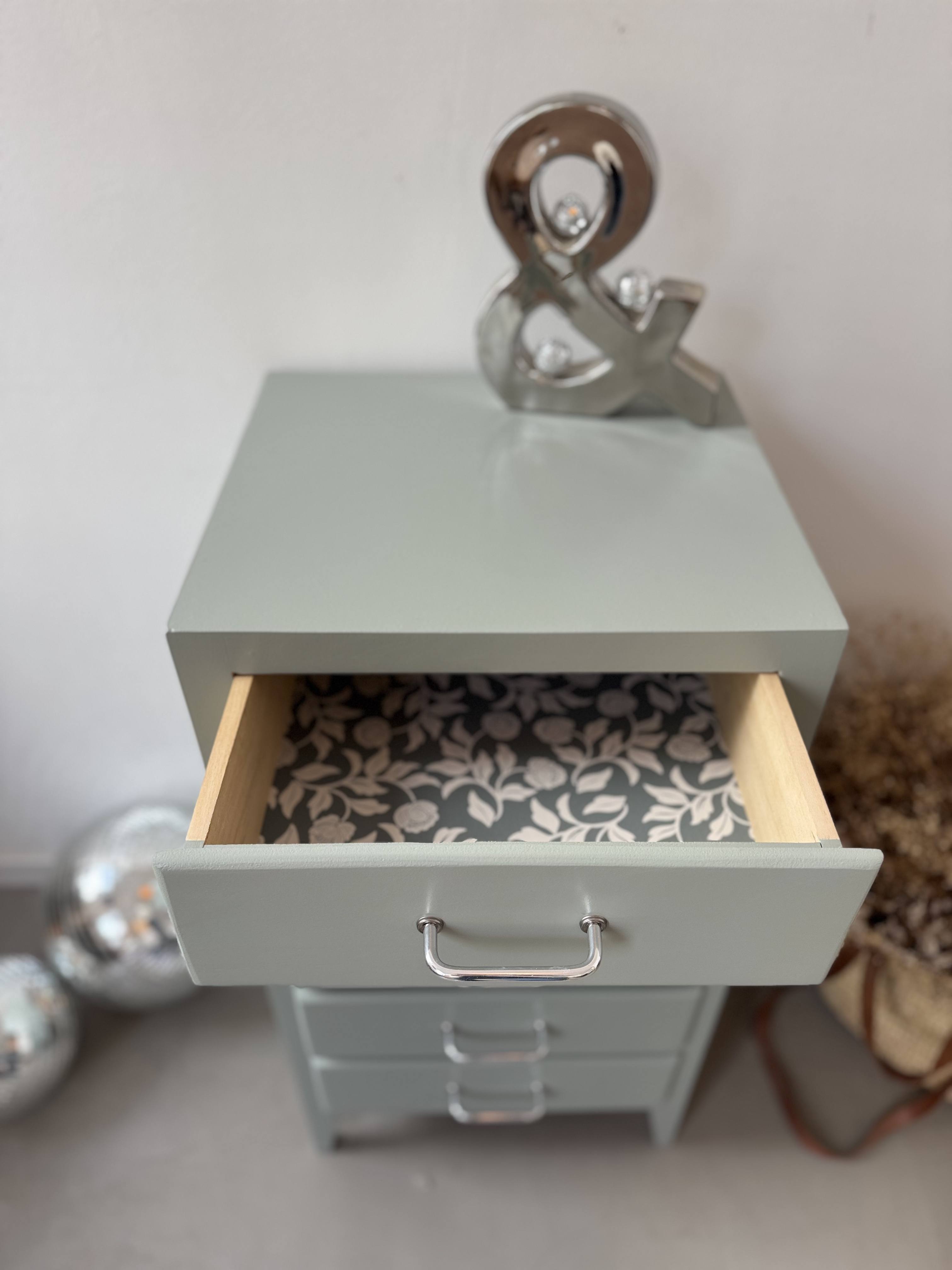 Chiffonnier Pigeon, fonds de tiroirs tapissées 4